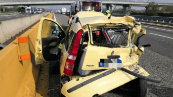 Incidente A4 Giovane Si Ribalta Con La Smart Notizia Oggi Borgosesia