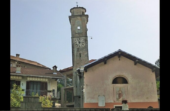 Borgosesia sistema il campanile di Rozzo: pende ancora, ma non cadrà