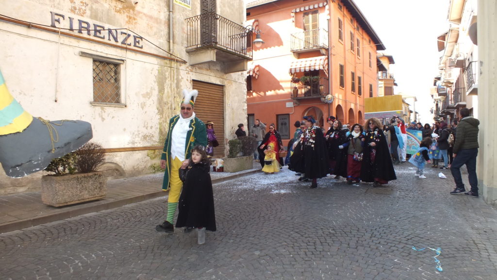 Scuole Serravalle sfilata carnevale 2020