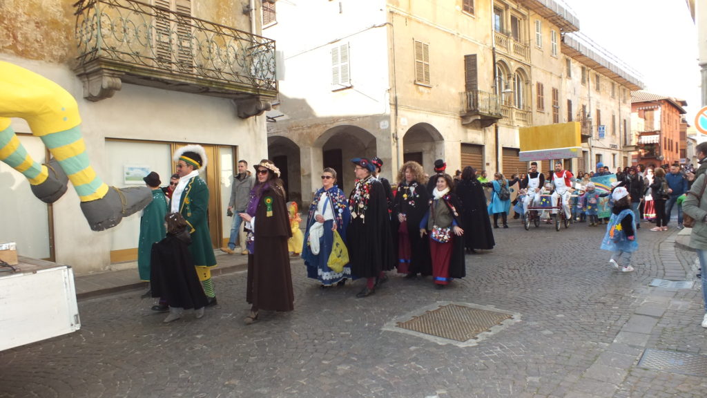 Scuole Serravalle sfilata carnevale 2020