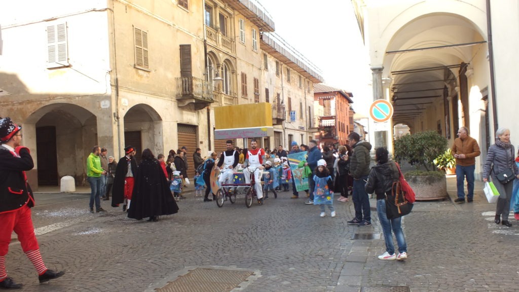 Scuole Serravalle sfilata carnevale 2020