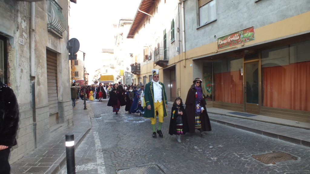 Scuole Serravalle sfilata carnevale 2020