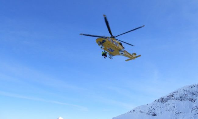 Sbaglia strada per i salati: escursionista trovato con l'elicottero