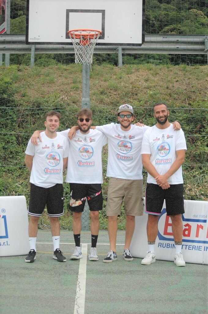 Debutta il Valsesia Street Basket: le foto dei ragazzi impegnati a Quarona