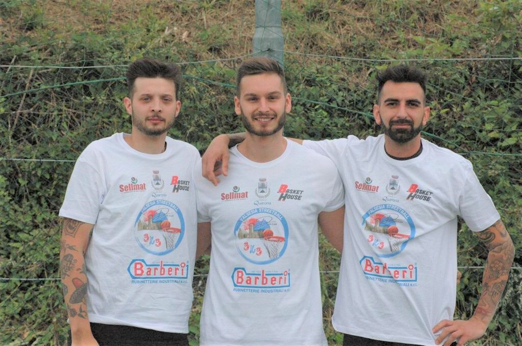 Debutta il Valsesia Street Basket: le foto dei ragazzi impegnati a Quarona