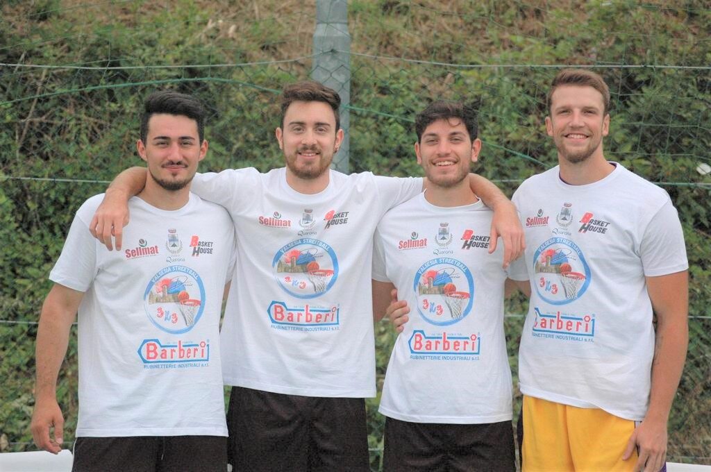 Debutta il Valsesia Street Basket: le foto dei ragazzi impegnati a Quarona