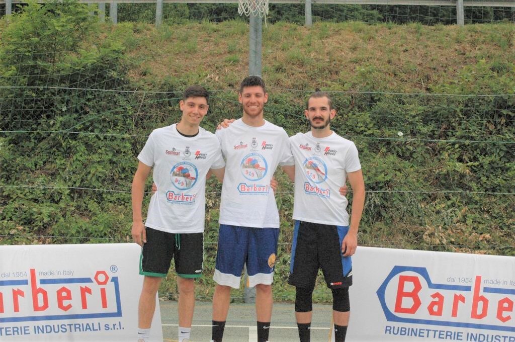 Debutta il Valsesia Street Basket: le foto dei ragazzi impegnati a Quarona