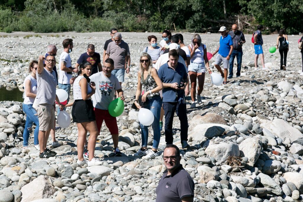 Cinque domande sul ponte di Romagnano: le foto dei cittadini che protestano