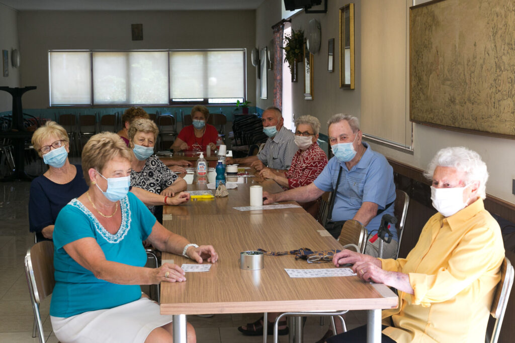 Grignasco la tombola anima il centro incontro riaperto dopo l'emergenza. Le foto