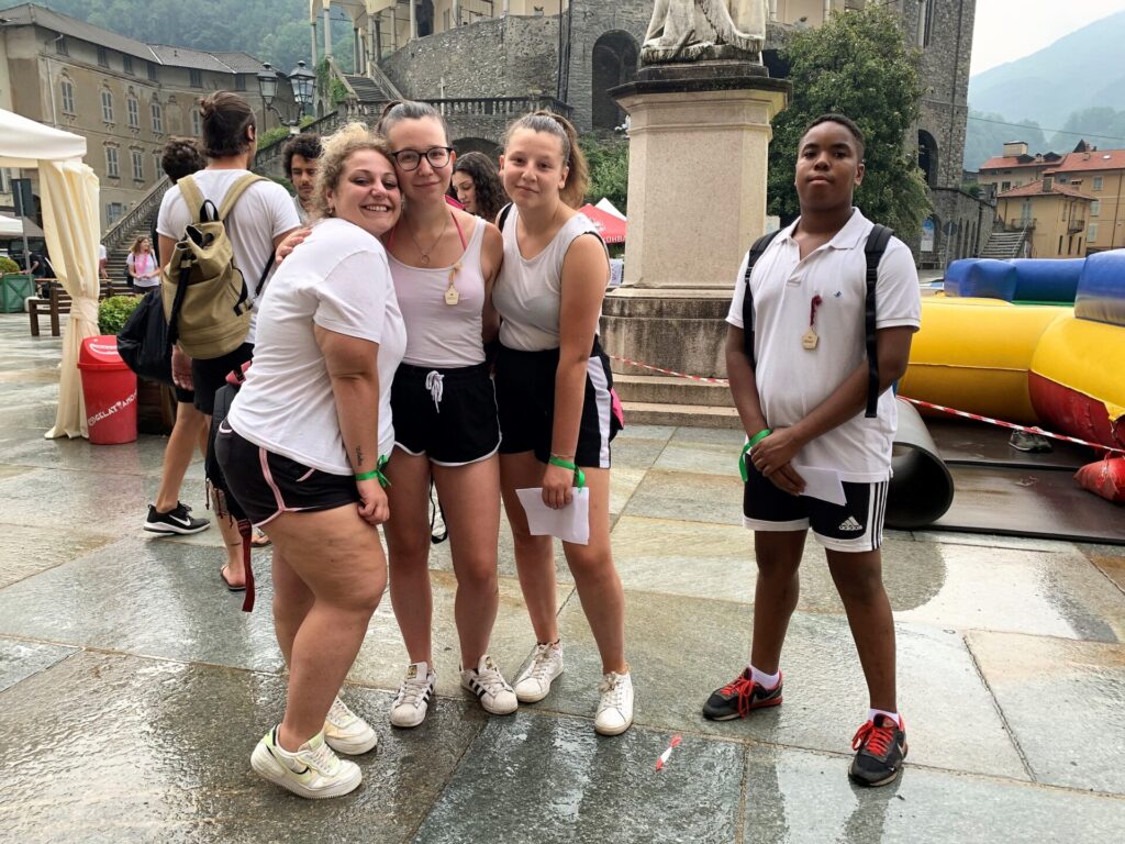 Volley nell'acqua e magia: l'Alpàa Festival sfida il maltempo. Le foto