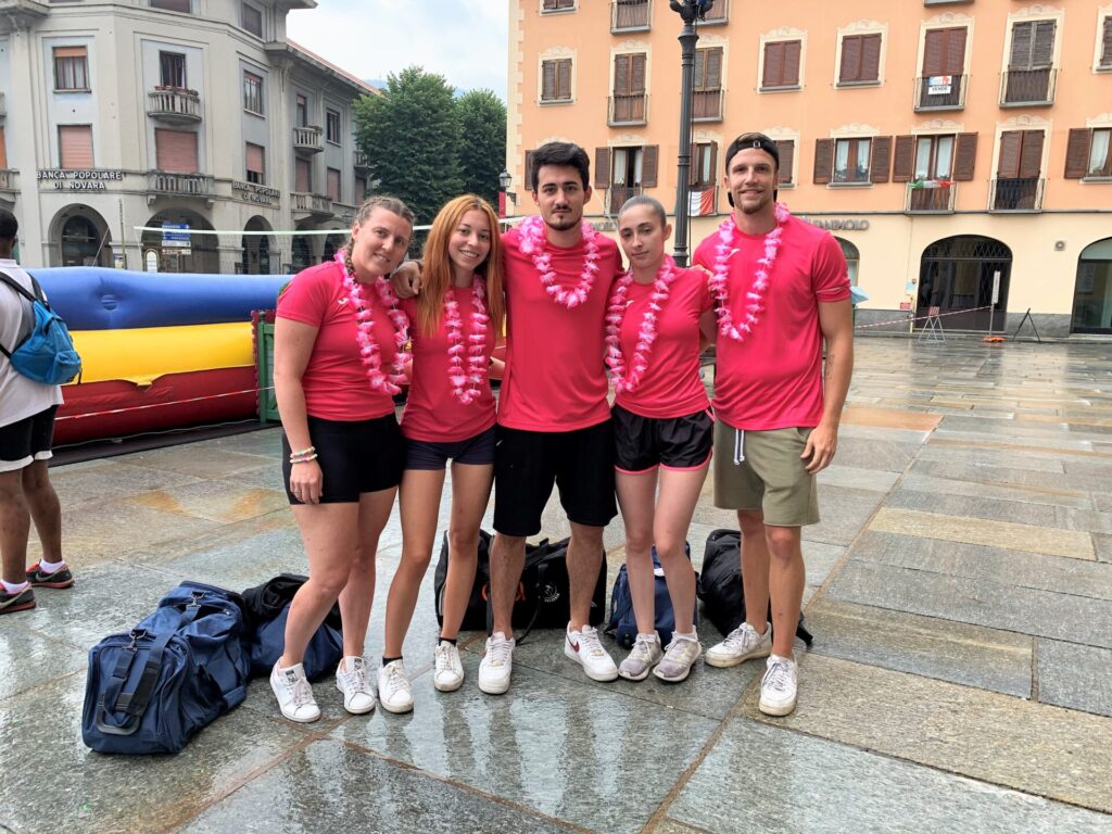 Volley nell'acqua e magia: l'Alpàa Festival sfida il maltempo. Le foto