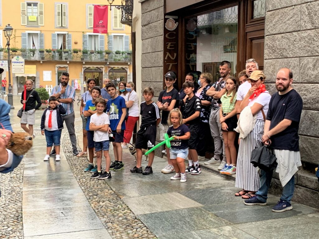 Volley nell'acqua e magia: l'Alpàa Festival sfida il maltempo. Le foto