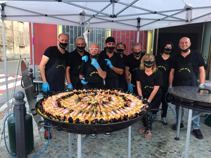 Varallo ha celebrato Ferragosto con 200 razioni di paella: le foto