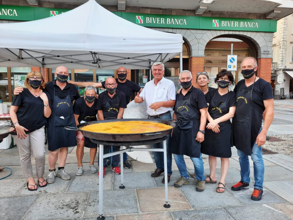 Varallo ha celebrato Ferragosto con 200 razioni di paella: le foto