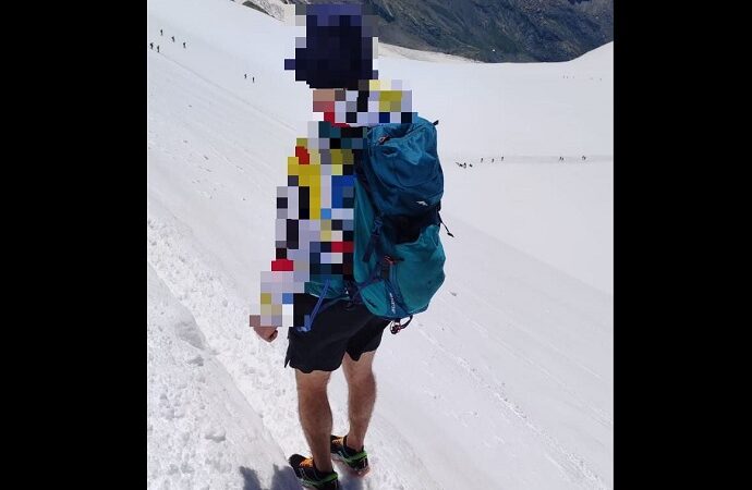 Sul Monte Rosa a 4000 metri con scarpe da ginnastica, felpa e pantaloni  corti