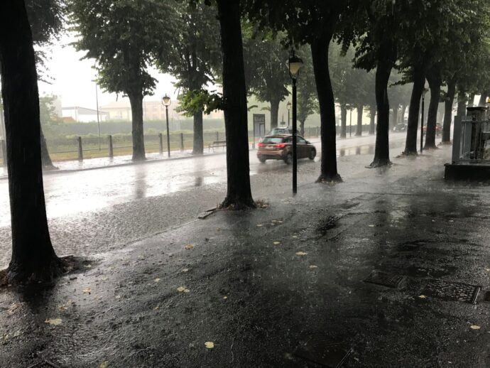 Gattinara protesta per viale Roma: "E' sempre allagato"