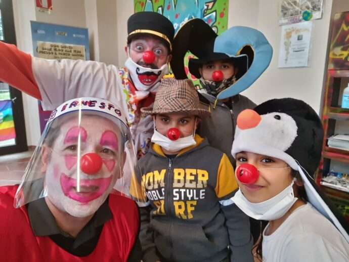 Scuola di clown per bambini al giardino Gianoli di Ghemme