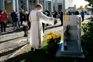 Grignasco inaugura il monumento dedicato alla musica e ai musicisti