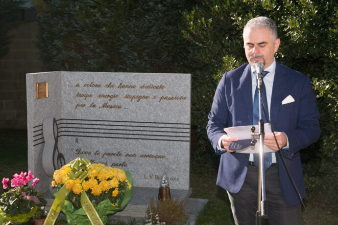 Grignasco inaugura il monumento dedicato alla musica e ai musicisti