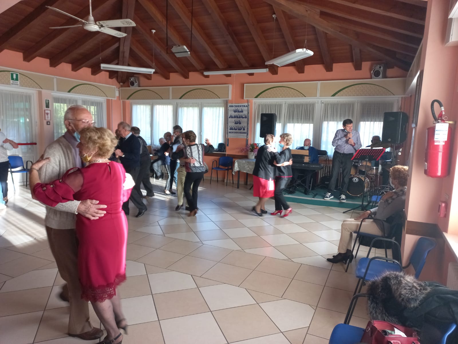 Centro anziani Borgosesia riapre le danze: le foto