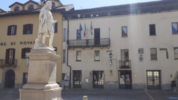 piazza Ferrai Valduggia con municipio