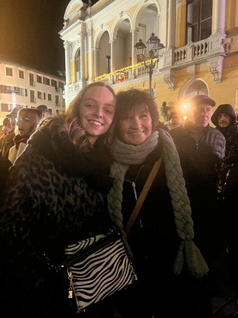Varallo Il Capodanno Riempie La Piazza Come L Alp a Le Foto Varallo Il Capodanno Riempie La Piazza Come L Alp a Le Foto