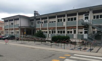 La scuola media di Ronco, a Trivero, che ospita le medie e la primaria