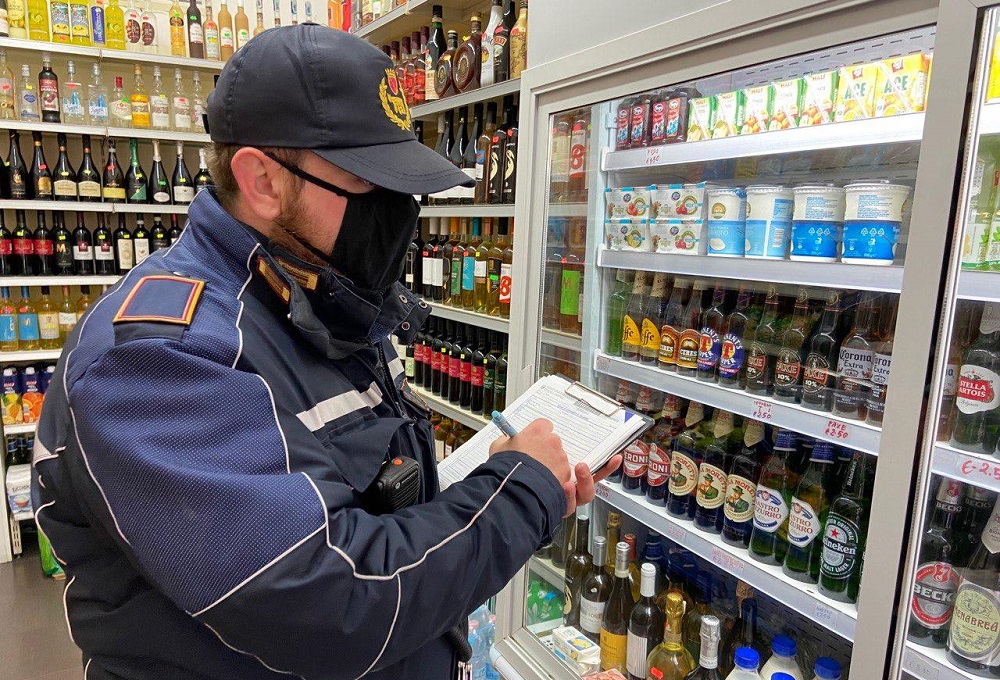 polizia controlli alimenti