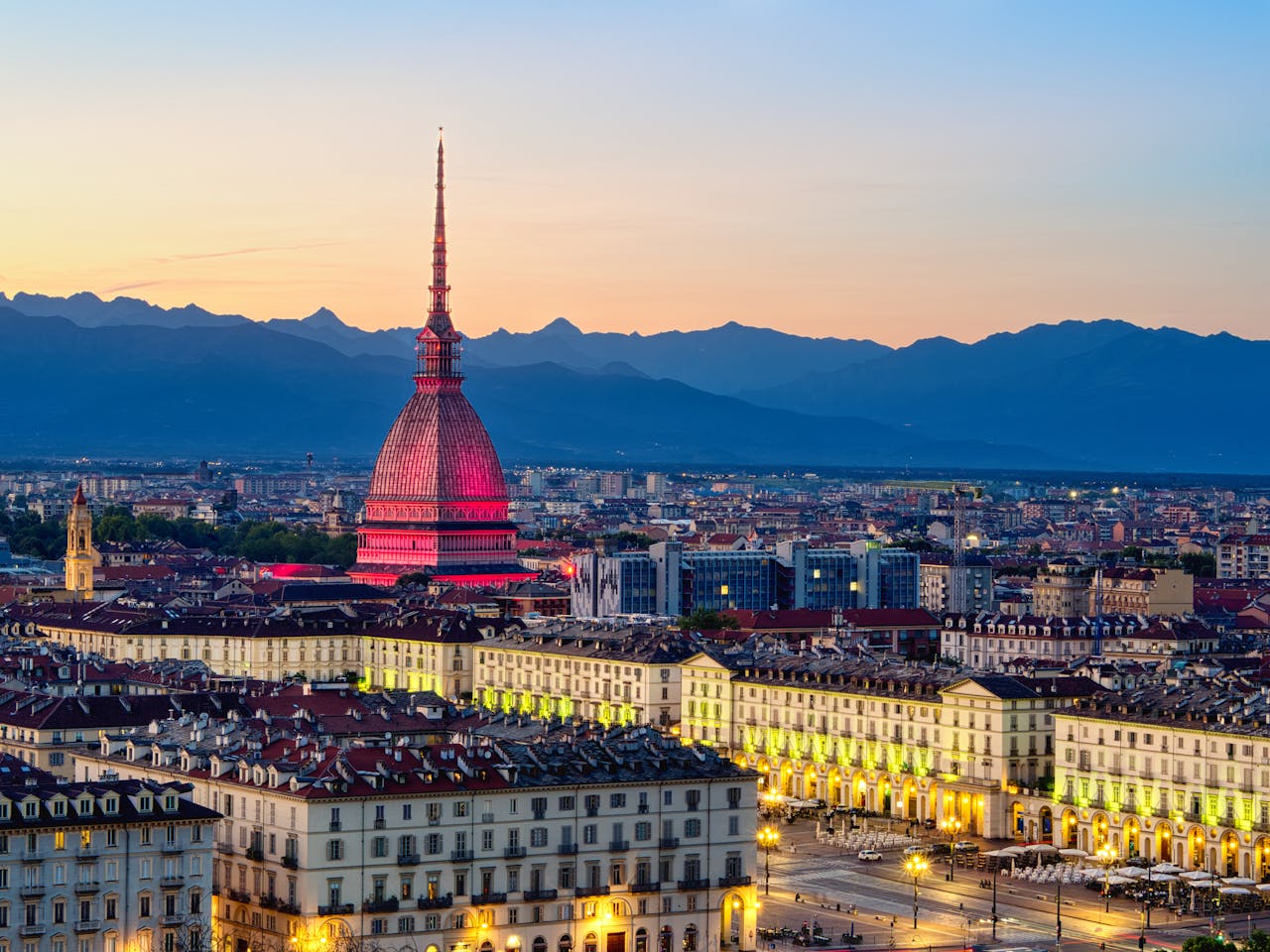 Veduta di Torino al tramonto