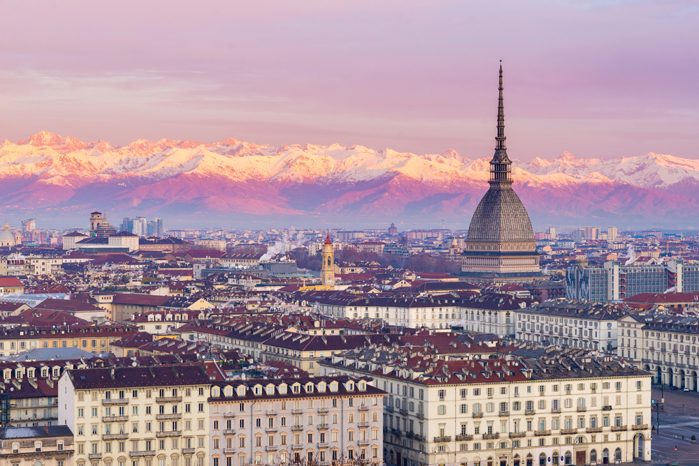 Vista di Torino dall'alto all'alba