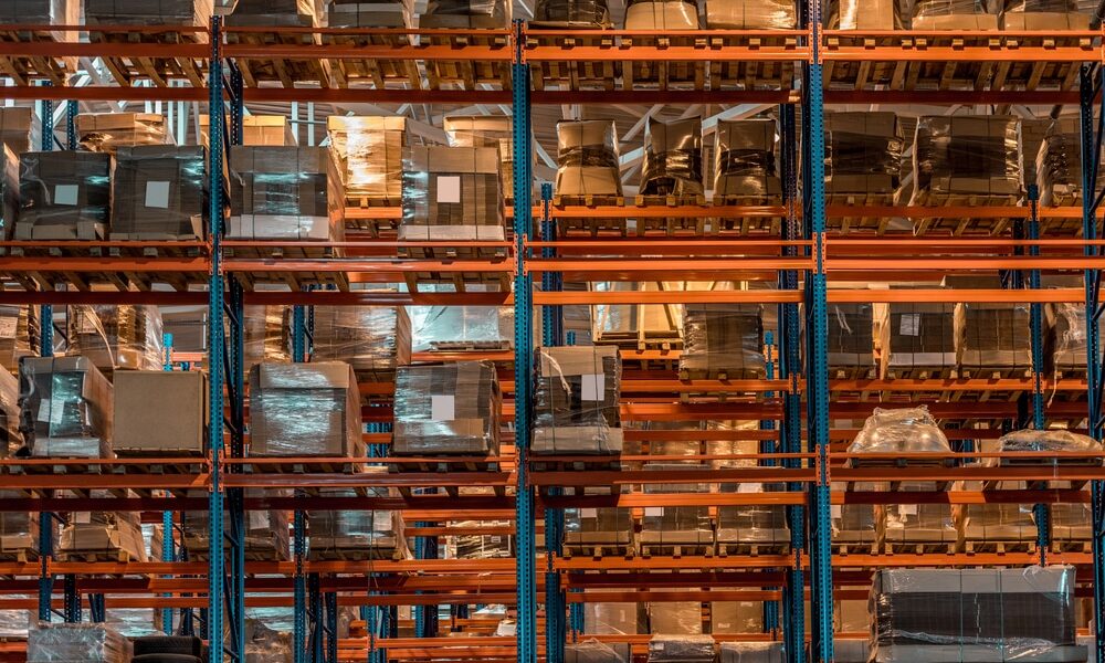 Interno magazzino (© Depositphotos)