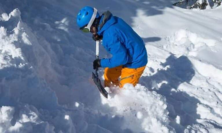 Valanga a Gressoney, trovato vivo con 28 gradi di temperatura corporea
