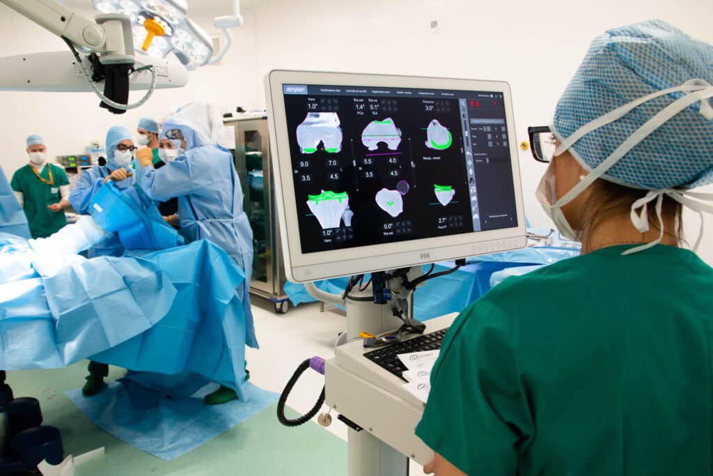 La sala operatoria con il robot Mako